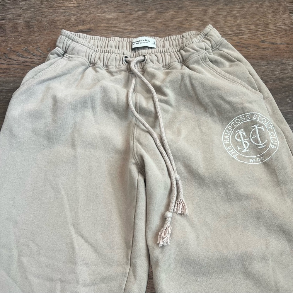 Abercrombie & Fitch Cream Sweatpants Size Small Joggers Hampton Sport Club - Picture 2 of 10